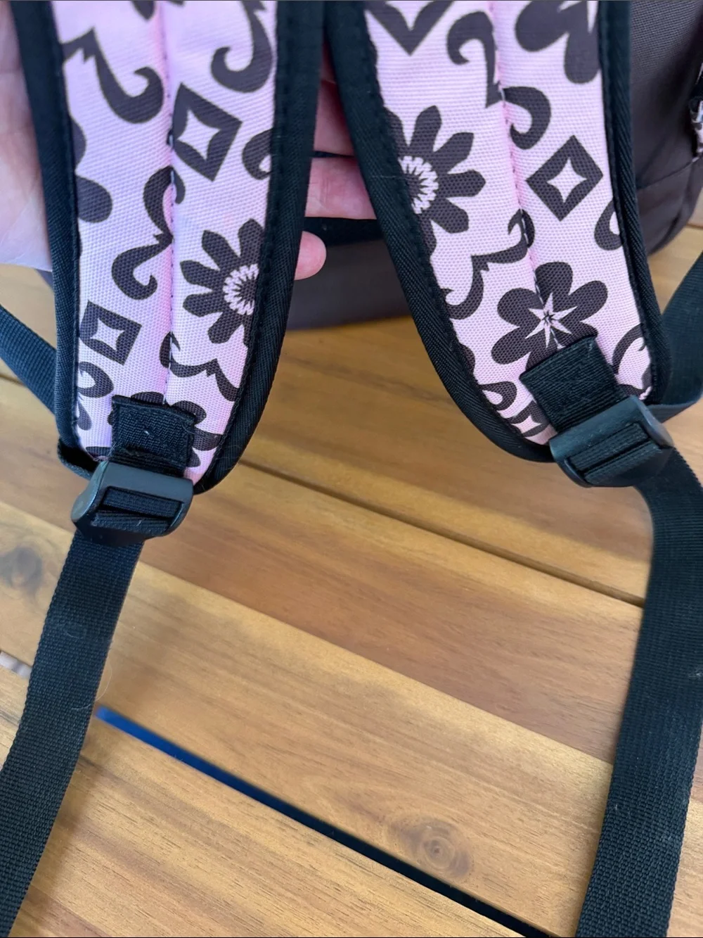 KAVU XL book bag w/ 5 zipper pockets & lots more